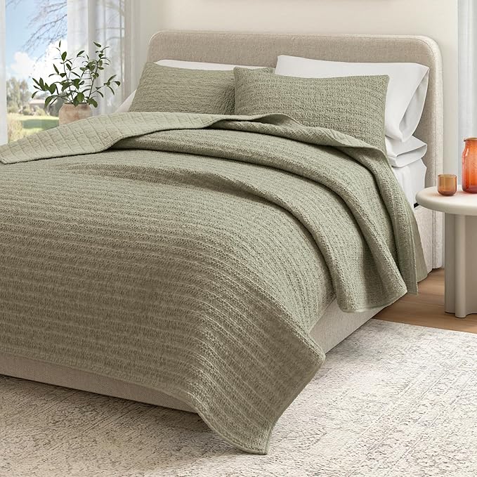 Great Bay Home Full/Queen Size Green 100% Cotton Honeycomb Waffle Quilt and Sham Set - Garment Washed, Waffle Weave Like Texture, Lightweight 3-Piece Bedding Set (Eucalyptus Green)