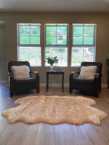 LAMBZY Faux Sheepskin Super Soft Hypoallergenic Silky Shag Rug for Living Room, Kids Room, Sofa (Quarto 4 Pelts 4'x6', White/Brown Tips)