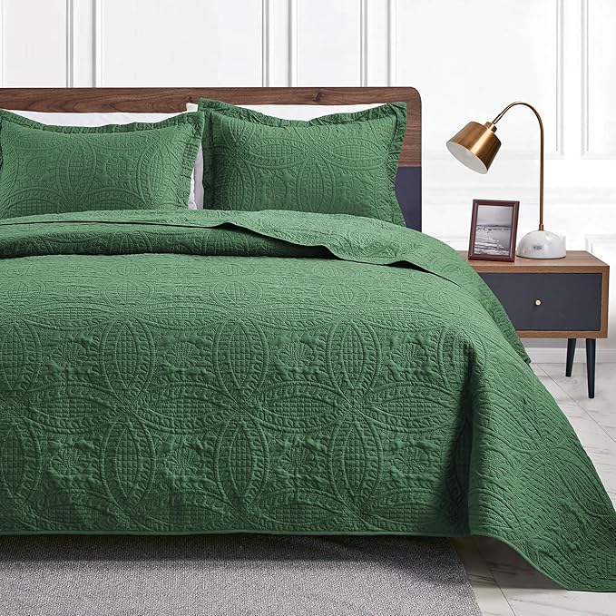Love's cabin California King Size Quilt Set Olive Green Bedspreads - Soft Summer Lightweight Bedspread Comforter - Modern Coin Pattern Coverlet for All Season - 3 Pieces (1 Quilt, 2 Pillow Shams)