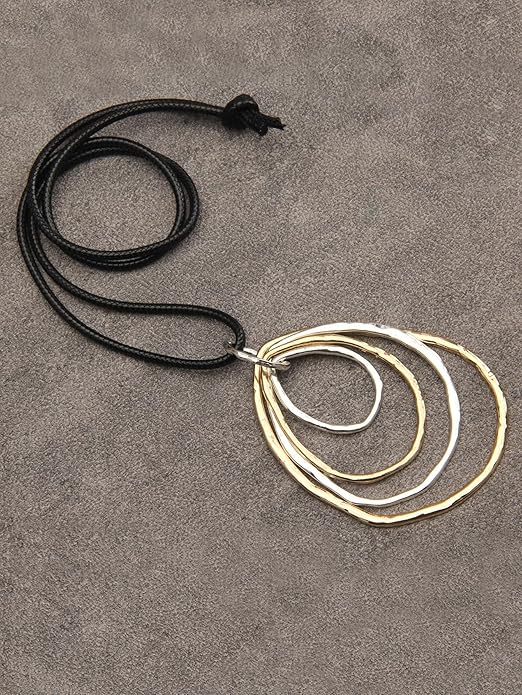 Leather Necklace for Women Boho Choker Necklace Long Cord Leather Pendant Bohemian Neckalce Vintage Alloy Pendant Leather Rope Necklace Wooden Necklaces for Women