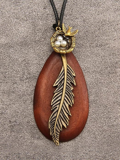 Leather Necklace for Women Boho Choker Necklace Long Cord Leather Pendant Bohemian Neckalce Vintage Alloy Pendant Leather Rope Necklace Wooden Necklaces for Women
