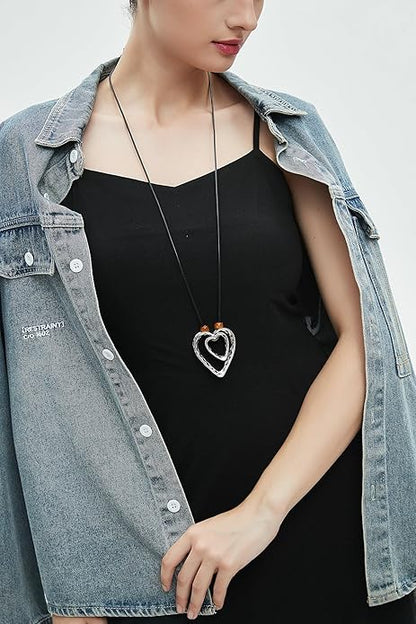 Leather Necklace for Women Boho Choker Necklace Long Cord Leather Pendant Bohemian Neckalce Vintage Alloy Pendant Leather Rope Necklace Wooden Necklaces for Women