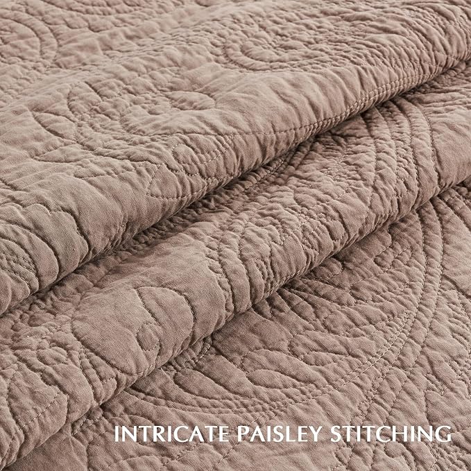 EVERGRACE 100% Cotton Paisley Quilt Set, King Size 3 Piece Set – Prewashed Lightweight Bedspread with 2 Shams, Soft & Breathable Matelasse Coverlet for All-Season Comfort, Dusty Brick