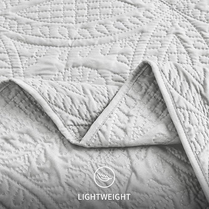 Love's cabin Quilts for Full Bed Light Grey Bedspreads Bedding Set - Lightweight Bedspread Comforter - Coin Pattern Bedding Coverlet for All Season - 3 Pieces (1 Quilt, 2 Pillow Shams)