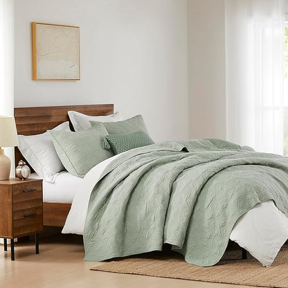 WDCOZY 100% Cotton King Size Quilt Set - Sage Green Pre-Washed Soft Lightweight Modern Bedspread, Farmhouse Country Rustic Coverlet, Textured Like Linen, Shabby Chic Gauze Bedding, 3 Pieces