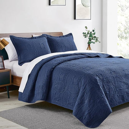 Love's cabin Oversized King Size Quilt Bedding Set Navy Bedspreads - Oversized King Lightweight Bedspread Comforter - Coin Pattern Coverlet for All Season - 3 Pieces (1 Quilt, 2 Pillow Shams)