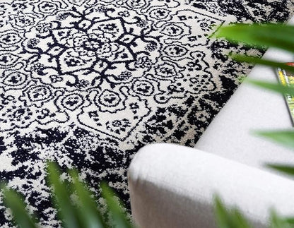 Rugs.com Arlington Collection Rug – 5 Ft Round Blue Medium-Pile Rug Perfect for Kitchens, Dining Rooms