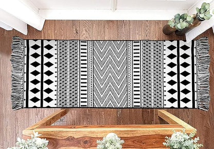 IOHOUZE Kitchen Hallway Runner Rug -2'x6' Boho Black White Entryway Runner Rugs for Halloween Decor/Fall Decor, Woven Indoor Outdoor Carpet Rugs, Washable Rag Rug for Bedroom/Bathroom/Laundry Room