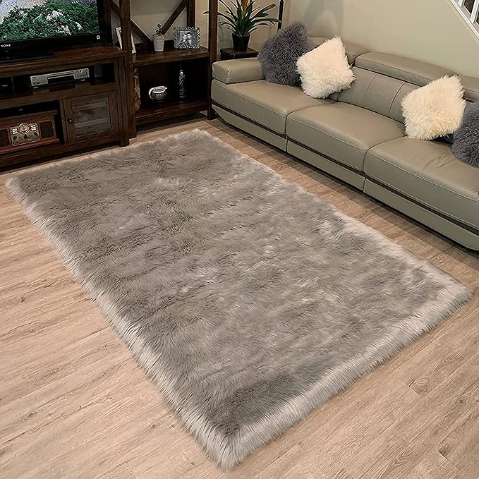 LAMBZY High Pile Super Soft Faux Sheepskin Rug (4'x6', Grey)