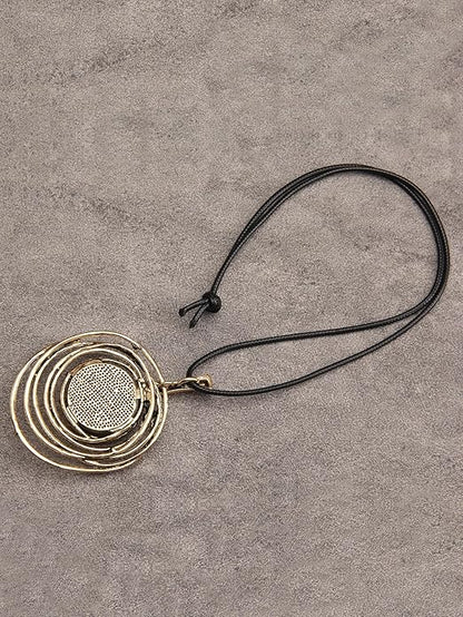 Leather Necklace for Women Boho Choker Necklace Long Cord Leather Pendant Bohemian Neckalce Vintage Alloy Pendant Leather Rope Necklace Wooden Necklaces for Women