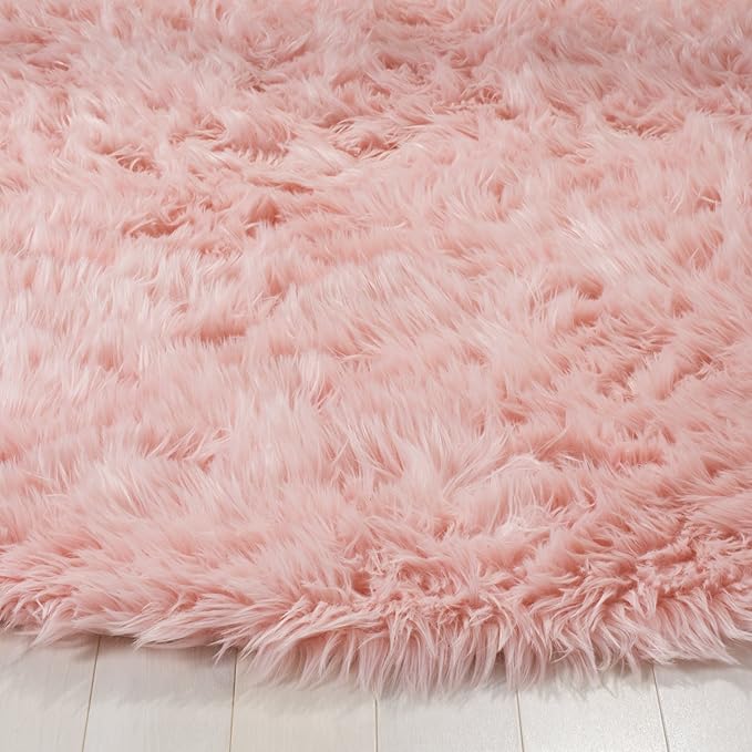 SAFAVIEH Faux Sheep Skin Collection 4' Round Pink FSS235G Silken Glam 2.35-inch Thick Area Rug