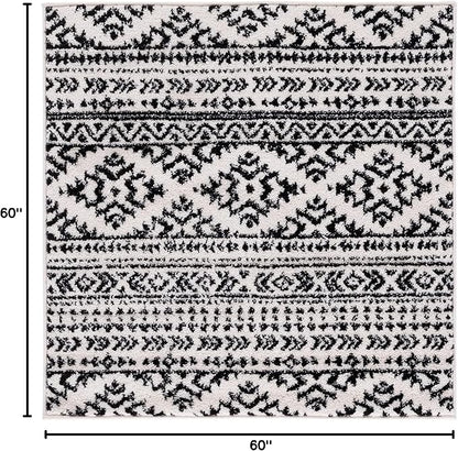 SAFAVIEH Tulum Collection Area Rug - 5' Square, Ivory & Black, Moroccan Boho Tribal Design, Non-Shedding & Easy to Clean, Ideal for Living Room, Bedroom, Dining Space (TUL272B)