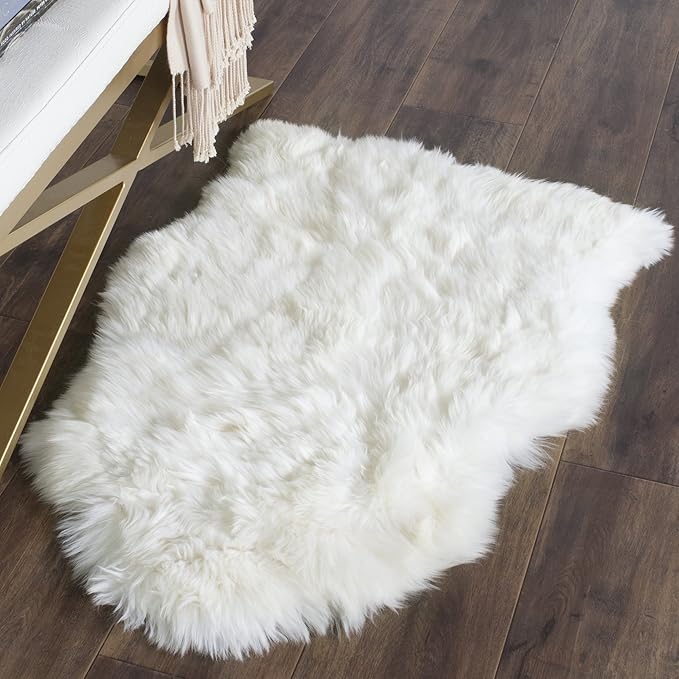 SAFAVIEH Sheep Skin Collection Accent Rug - 2' x 5', Natural & White, Handmade Rustic Glam Genuine Pelt, 3.4-inch Thick Ideal for High Traffic Areas in Entryway, Living Room, Bedroom (SHS211A)