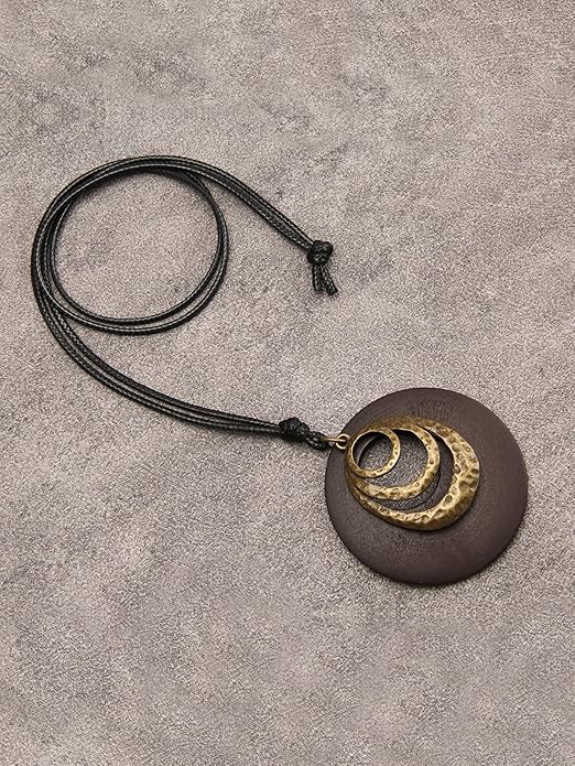 Leather Necklace for Women Boho Choker Necklace Long Cord Leather Pendant Bohemian Neckalce Vintage Alloy Pendant Leather Rope Necklace Wooden Necklaces for Women