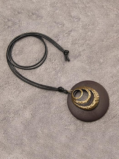 Leather Necklace for Women Boho Choker Necklace Long Cord Leather Pendant Bohemian Neckalce Vintage Alloy Pendant Leather Rope Necklace Wooden Necklaces for Women
