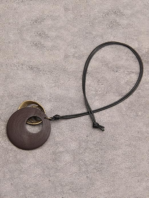 Leather Necklace for Women Boho Choker Necklace Long Cord Leather Pendant Bohemian Neckalce Vintage Alloy Pendant Leather Rope Necklace Wooden Necklaces for Women