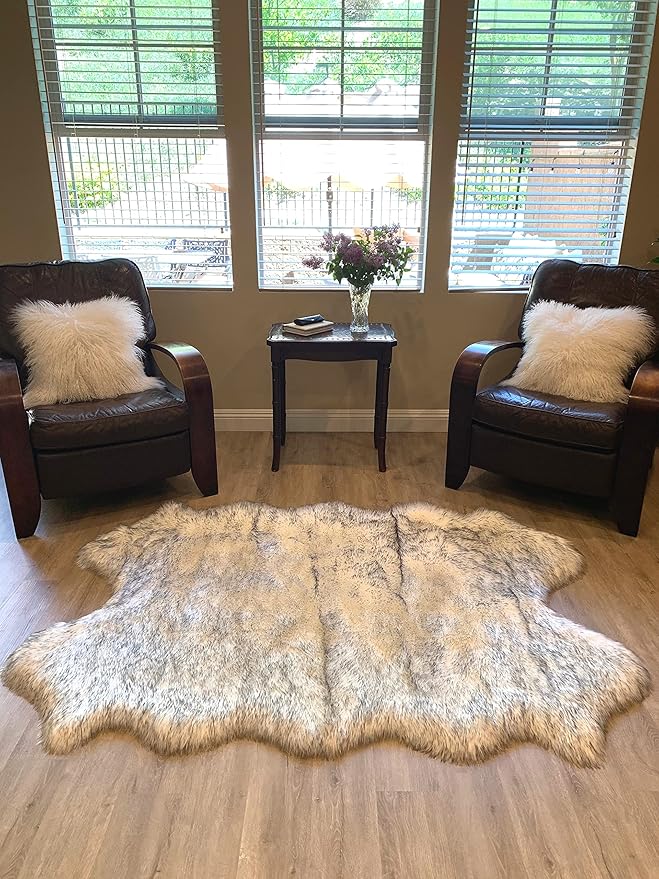 LAMBZY Faux Sheepskin Super Soft Hypoallergenic Silky Shag Rug for Living Room, Kids Room, Sofa (Quarto 4 Pelts 4'x6', White/Black Tips)