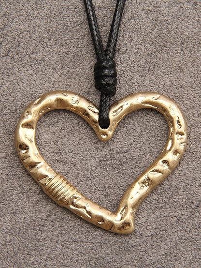Leather Necklace for Women Boho Choker Necklace Long Cord Leather Pendant Bohemian Neckalce Vintage Alloy Pendant Leather Rope Necklace Wooden Necklaces for Women