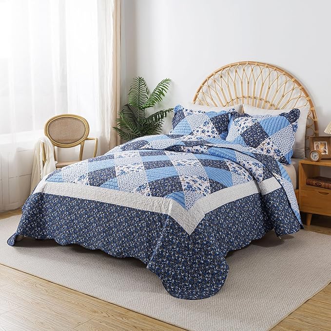 HoneiLife Quilt Set Queen Size - 3 Piece Microfiber Quilts Reversible Bedspreads Patchwork Coverlets Floral Bedding Set All Season Quilts with Blue and White Porcelain Pattern,Queen Size