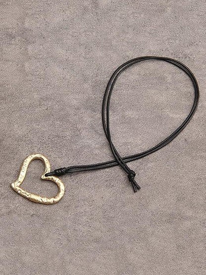 Leather Necklace for Women Boho Choker Necklace Long Cord Leather Pendant Bohemian Neckalce Vintage Alloy Pendant Leather Rope Necklace Wooden Necklaces for Women
