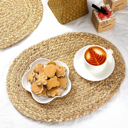 Bencailor 6 Pcs Jute Woven Placemats Natural Braided Placemats Heat Resistant Decorative Table Mats Set of 6 Boho Vintage Table Mats for Christmas Home Dining Kitchen Parties Decoration(Oval)