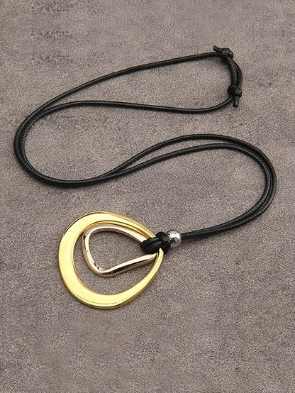 Leather Necklace for Women Boho Choker Necklace Long Cord Leather Pendant Bohemian Neckalce Vintage Alloy Pendant Leather Rope Necklace Wooden Necklaces for Women