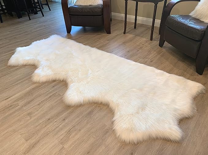 LAMBZY Faux Sheepskin Super Soft Hypoallergenic Silky Shag Rug for Living Room, Kids Room, Sofa (Quarto 4 Pelts Side by Side 3'x8', White)