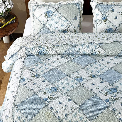VIVILINEN Blue Floral Patchwork Quilt Set 132x120 Alaska King Size Bedding Set 3-Piece Extra Wide Super King Size Rversible Quilted Bedspread Coverlet Set Comforter Bed Cover with 2 Pillow Shams