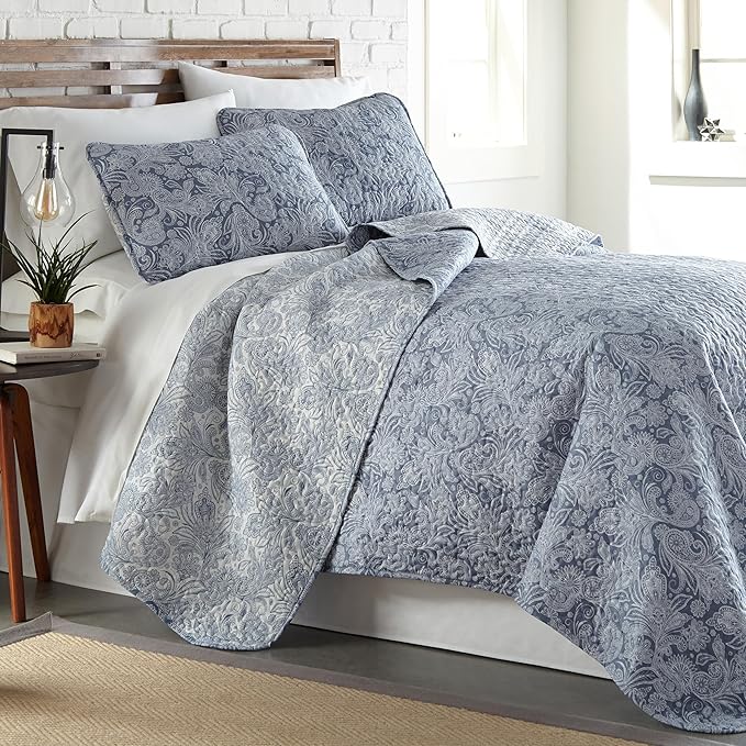 Southshore Fine Living, Inc. Extra Large King Size Quilts, Paisley Quilt, Blue and White Bedspread, 3-Piece Bohemian Bedding Set with Two Matching Shams, California/King, Reversible Blue