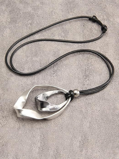 Leather Necklace for Women Boho Choker Necklace Long Cord Leather Pendant Bohemian Neckalce Vintage Alloy Pendant Leather Rope Necklace Wooden Necklaces for Women