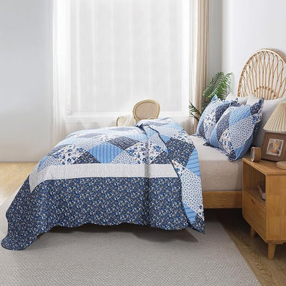 HoneiLife Quilt Sets Twin Size - 2 Piece Microfiber Quilts Reversible Bedspreads Patchwork Coverlets Floral Bedding Set All Season Quilts with Blue and White Porcelain Pattern