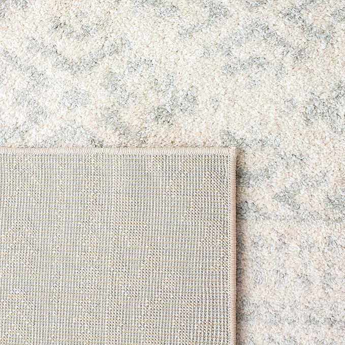 SAFAVIEH Tulum Collection Accent Rug - 2' x 4', Ivory & Light Grey, Moroccan Boho Tribal Design, Non-Shedding & Easy to Clean, Ideal for Front Door, Kitchen, Entryway, Foyer (TUL272G)