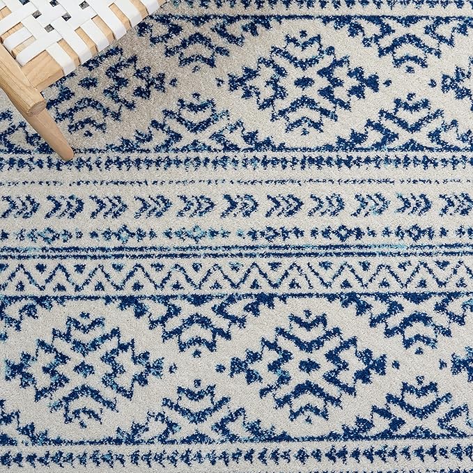 SAFAVIEH Area Rug 10x13 - Tulum Collection - Large - Ivory & Navy, Moroccan Boho Tribal Design, Non-Shedding & Easy to Clean, Ideal for Living Room, Bedroom, Dining Space (TUL272D)