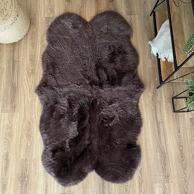 HUAHOO Premium Genuine Sheepskin Rug Brown Real Australia Sheepskin Natural Luxury Fluffy Lambskin Fur Area Rug Seat Covers for Kids Bedroom Sofa Chair Cover Pets Dogs Mat Quarto Pelt/4' x 6' Brown