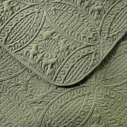 Pure Bedding Quilt Set Full/Queen Size Olive Green - Oversized Bedspread - Soft Microfiber Lightweight Coverlet for All Season - 3 Piece Includes 1 Quilt and 2 Shams, Geometric Pattern