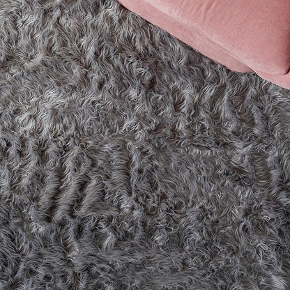SAFAVIEH Faux Sheep Skin Collection 4' x 6' Grey FSS115D Silken Glam 2.35-inch Thick Area Rug