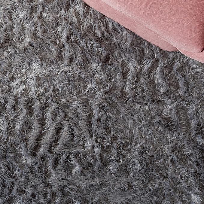 SAFAVIEH Faux Sheep Skin Collection 3' x 5' Grey FSS115D Silken Glam 2.35-inch Thick Area Rug