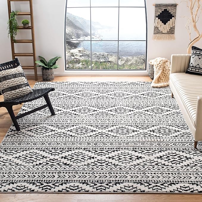SAFAVIEH Tulum Collection Area Rug - 5' Square, Ivory & Black, Moroccan Boho Tribal Design, Non-Shedding & Easy to Clean, Ideal for Living Room, Bedroom, Dining Space (TUL272B)