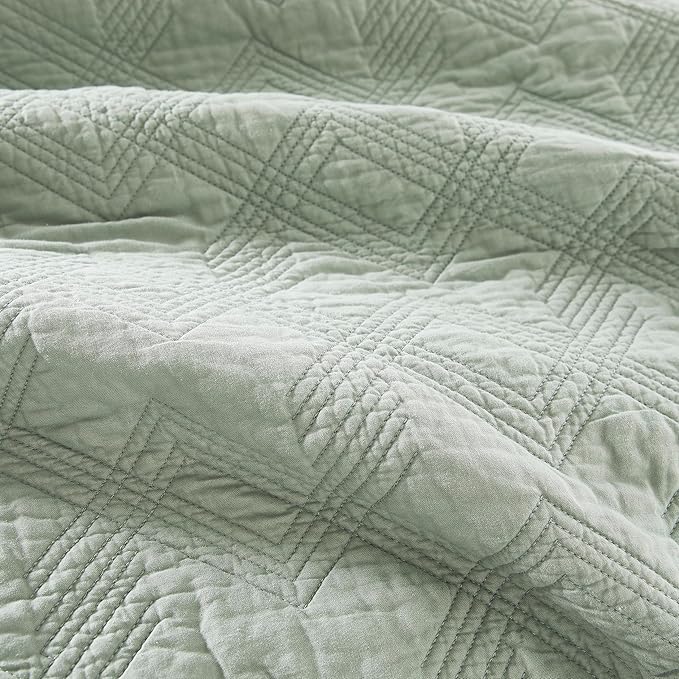 WDCOZY 100% Cotton King Size Quilt Set - Sage Green Pre-Washed Soft Lightweight Modern Bedspread, Farmhouse Country Rustic Coverlet, Textured Like Linen, Shabby Chic Gauze Bedding, 3 Pieces