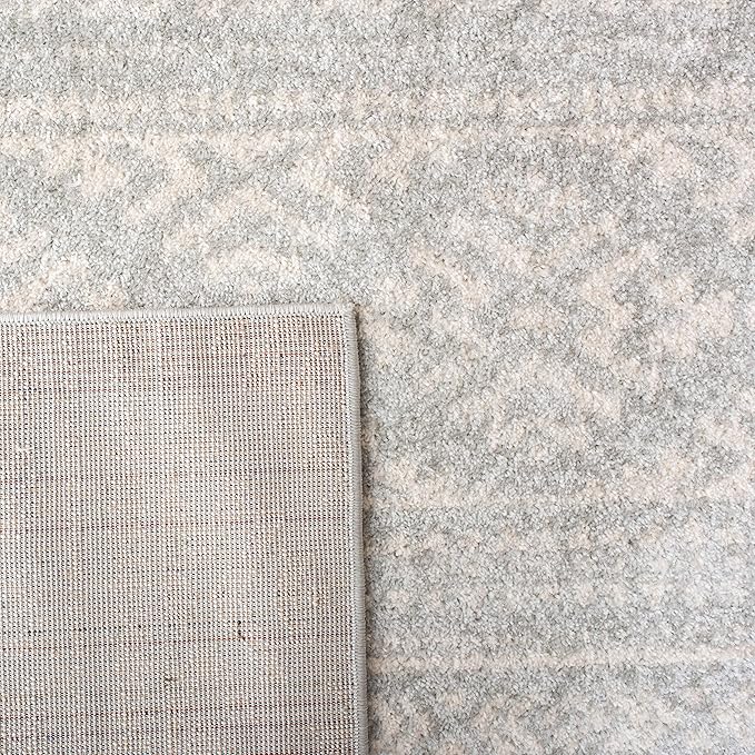 SAFAVIEH Tulum Collection Area Rug - 3' Square, Light Grey & Ivory, Moroccan Boho Tribal Design, Non-Shedding & Easy to Clean, Ideal for Entryway, Foyer, Accent Space, Bedroom (TUL272F)