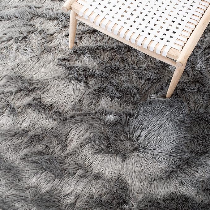 SAFAVIEH Faux Sheep Skin Collection 3' x 5' Grey FSS235D Silken Glam 2.35-inch Thick Area Rug
