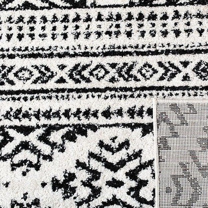 SAFAVIEH Tulum Collection Area Rug - 5' Square, Ivory & Black, Moroccan Boho Tribal Design, Non-Shedding & Easy to Clean, Ideal for Living Room, Bedroom, Dining Space (TUL272B)