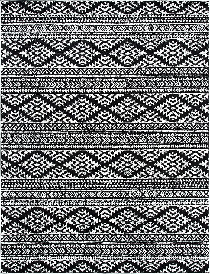 SAFAVIEH Area Rug 8x10 - Tulum Collection - Large - Black & Ivory, Moroccan Boho Tribal Design, Non-Shedding & Easy to Clean, Ideal for Living Room, Bedroom, Dining Space (TUL272Z)